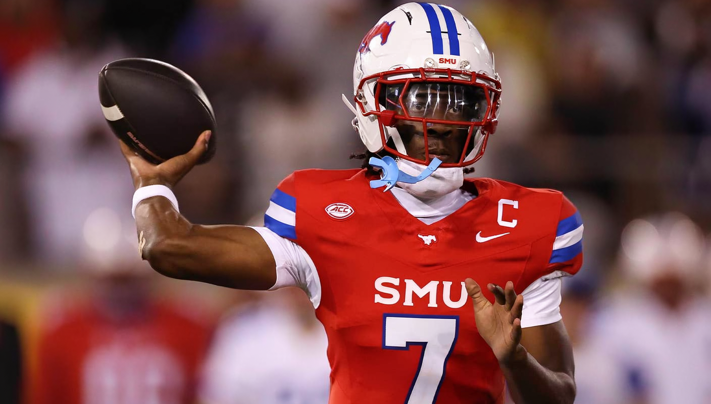 必威体育入口 - SMU 为现役球员命名康复中心，凯文·詹宁斯 Heisman 之路再添里程碑 - 必威